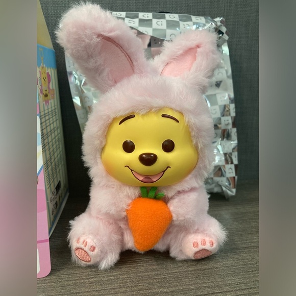 Miniso Disney Winnie Keychain Blind box- Confirmed Bunny Lapin - Picture 4 of 11